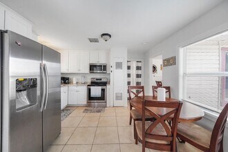 8041 Howard Dr, Unit 1 in Houston, TX - Building Photo - Building Photo