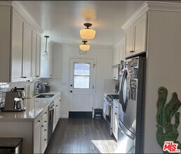 3125 Stanford Ave in Los Angeles, CA - Building Photo - Building Photo