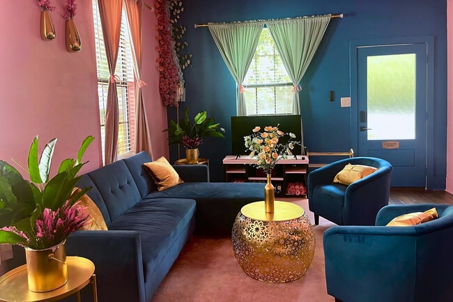 2705 E 3rd St in Austin, TX - Building Photo - Building Photo