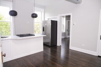 3559 N Ashland Ave, Unit J06P in Chicago, IL - Foto de edificio - Building Photo