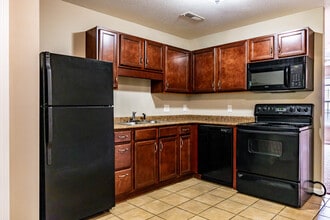 Tracy Lane-855 in Clarksville, TN - Building Photo - Interior Photo