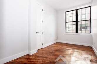 35 Claver Pl in Brooklyn, NY - Building Photo - Building Photo