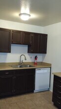 6820 Western Pl, Unit 4 in Colorado Springs, CO - Foto de edificio - Building Photo