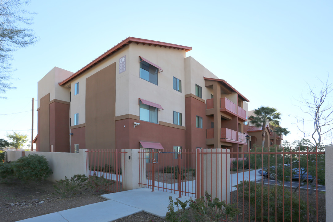 Colter Commons in Phoenix, AZ - Foto de edificio