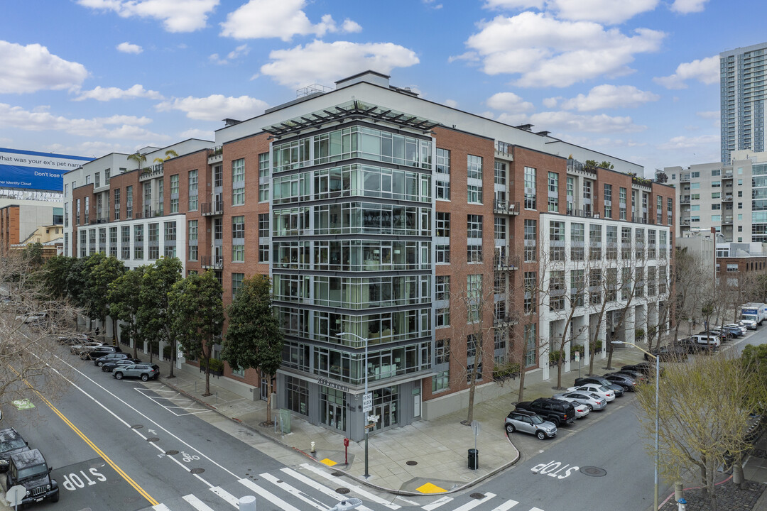 200 Brannan St in San Francisco, CA - Building Photo