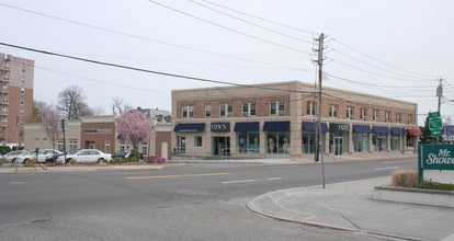 434-440 White Plains Rd in Eastchester, NY - Building Photo - Building Photo