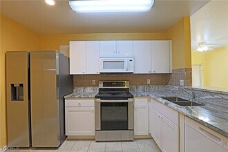 4259 Bellasol Cir in Ft. Myers, FL - Building Photo - Building Photo