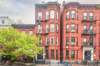 1087 Bushwick Ave in Brooklyn, NY - Foto de edificio - Building Photo