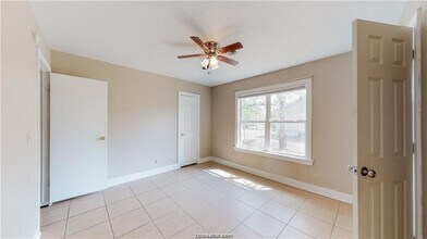 202 Walton Dr in College Station, TX - Building Photo - Building Photo