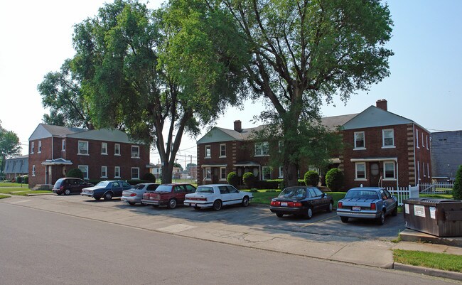 Middle Street Apartments in Fairborn, OH - Foto de edificio - Building Photo