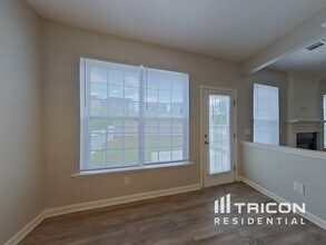 301 Minitree Ln in Charlotte, NC - Building Photo - Building Photo