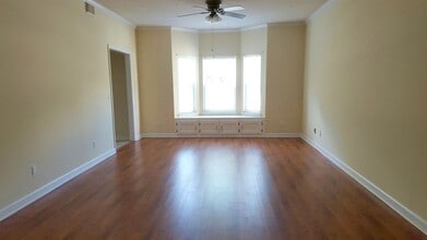 410 S College St in Statesboro, GA - Building Photo - Building Photo