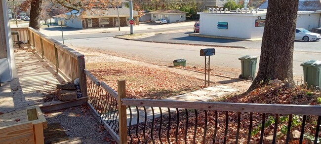 832 W Eagle St in Fayetteville, AR - Building Photo - Building Photo