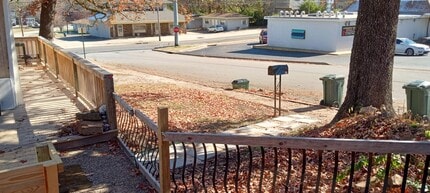 832 W Eagle St in Fayetteville, AR - Foto de edificio - Building Photo