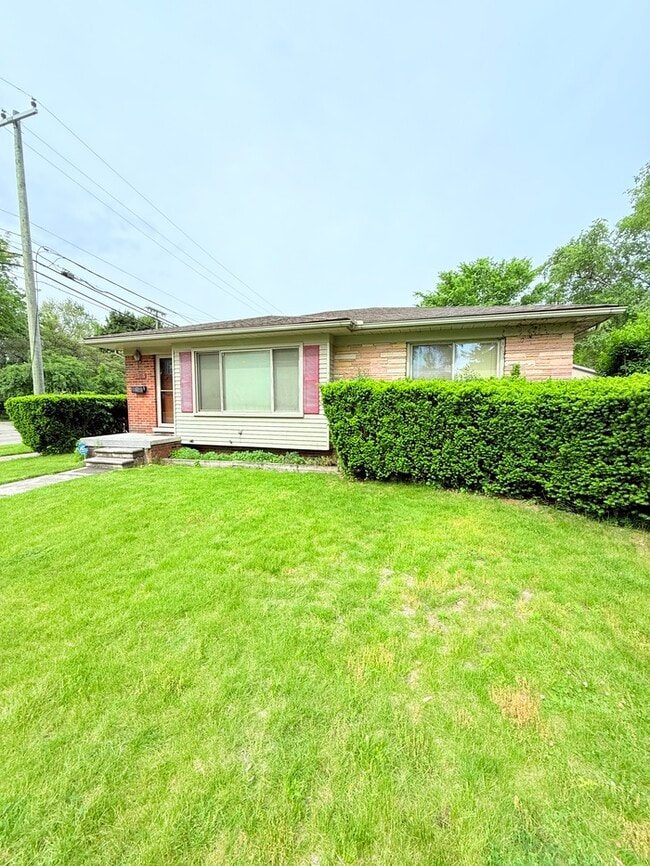 property at 2503 Maplewood Ave
