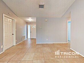 1631 Spring Lake Dr in Clearwater, FL - Building Photo - Building Photo