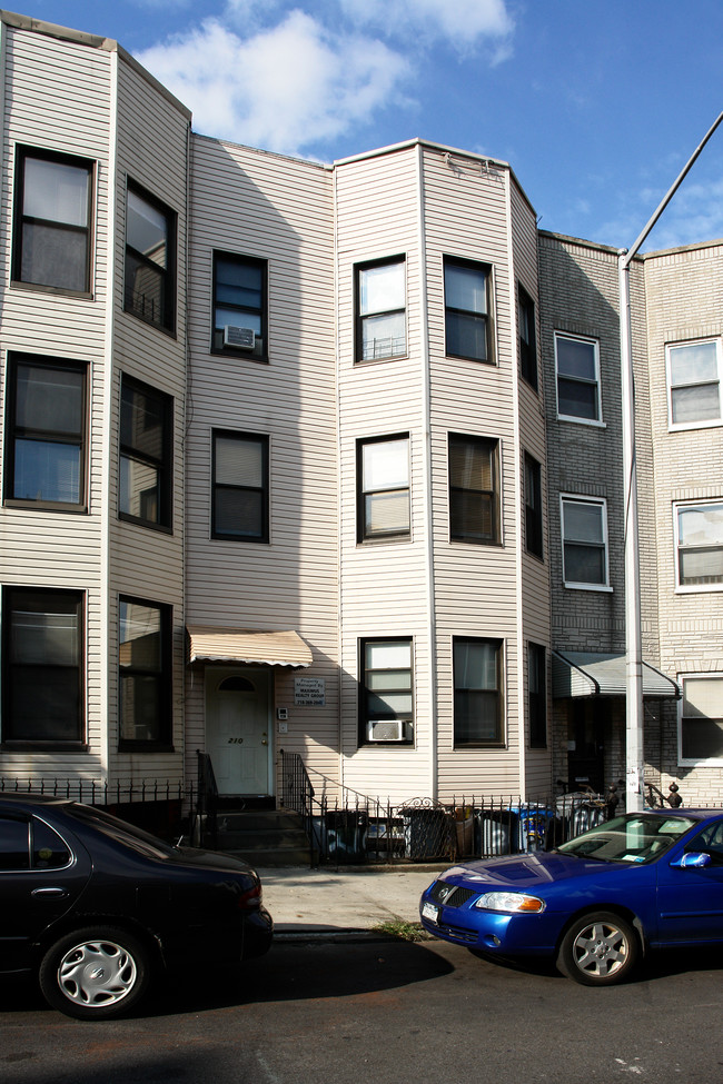 210 23rd St in Brooklyn, NY - Foto de edificio - Building Photo