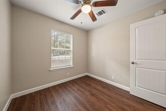 4904 Gnarled Oak Cove in Austin, TX - Building Photo - Building Photo