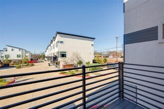 1417 Kramer Ln in Austin, TX - Building Photo - Building Photo