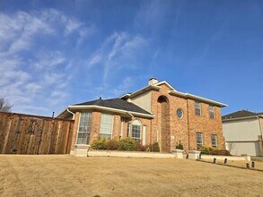 327 Hillglen Dr in Murphy, TX - Foto de edificio - Building Photo
