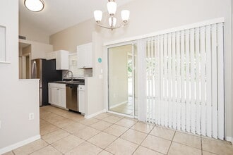 3644 Ribera Ave in North Port, FL - Foto de edificio - Building Photo