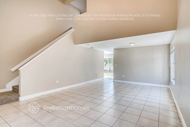 13776 SW 145th Terrace, Unit 2e in Miami, FL - Building Photo - Building Photo