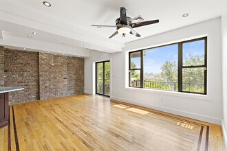 102 Ogden Ave, Unit 103 in Jersey City, NJ - Building Photo - Building Photo