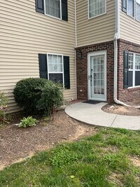 614 Ivy Glen Dr, Unit 614