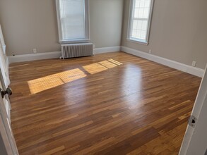 9 Arlington St, Unit 1 in Reading, MA - Building Photo - Building Photo