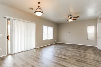 5732 E Camino De Las Iguanas in Tucson, AZ - Building Photo - Building Photo