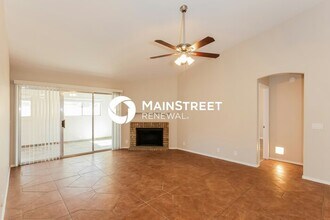 7744 W Yucca St in Peoria, AZ - Building Photo - Building Photo
