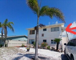 18213 Gulf Blvd in Redington Shores, FL - Building Photo