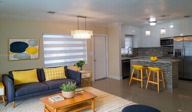 1071 W 66th St in Hialeah, FL - Building Photo - Building Photo