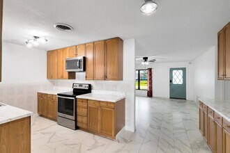 10625 Bresslyn Blvd in Orlando, FL - Foto de edificio - Building Photo