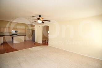 7460 W Lone Cactus Dr in Glendale, AZ - Building Photo - Building Photo