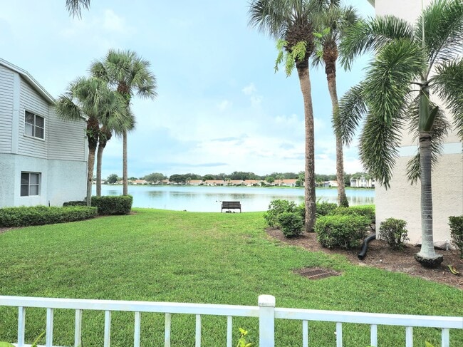 2820 Citrus Lake Dr, Unit 203
