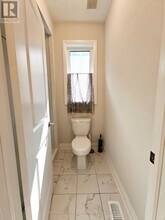 29 Dennis Reed Ct in Aurora, ON - Building Photo - Building Photo