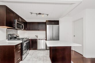 1155 Warburton Ave, Unit 8Y in Yonkers, NY - Building Photo - Building Photo