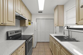 5637 Taft St, Unit 5637 in Hollywood, FL - Foto de edificio - Building Photo