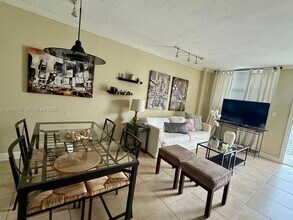 910 Michigan Ave in Miami Beach, FL - Building Photo - Building Photo