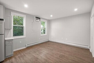 14 W 19th St in Bayonne, NJ - Building Photo - Building Photo