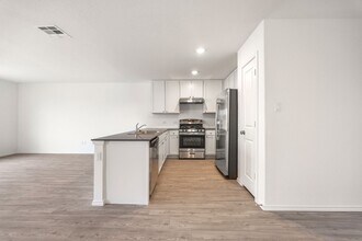 12927 Deep Eddy in Saint Hedwig, TX - Building Photo - Building Photo