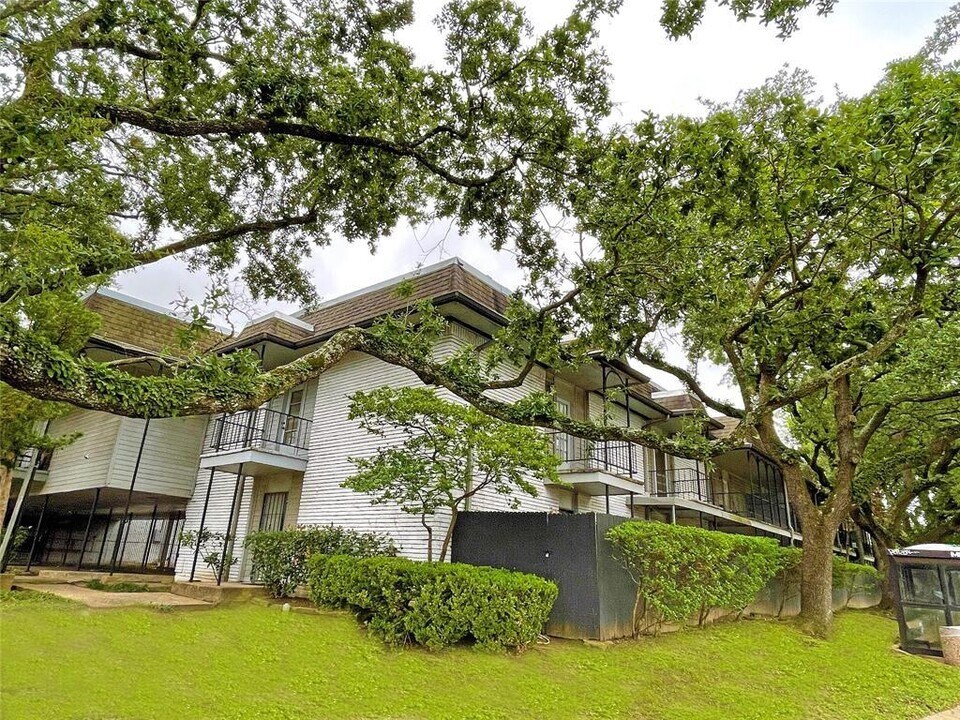3300 Yorktown St in Houston, TX - Building Photo