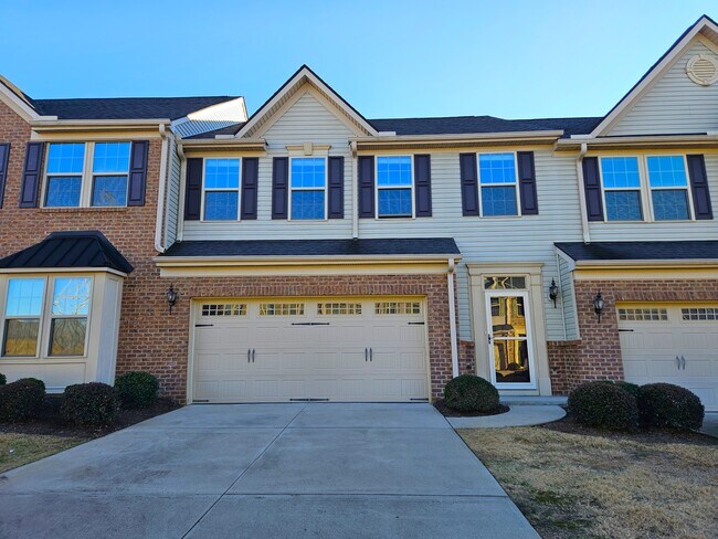 136 Middleby Way in Greer, SC - Building Photo - Building Photo