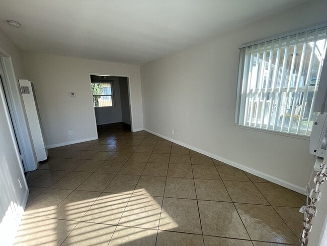 property at 1709 N Hollywood Way