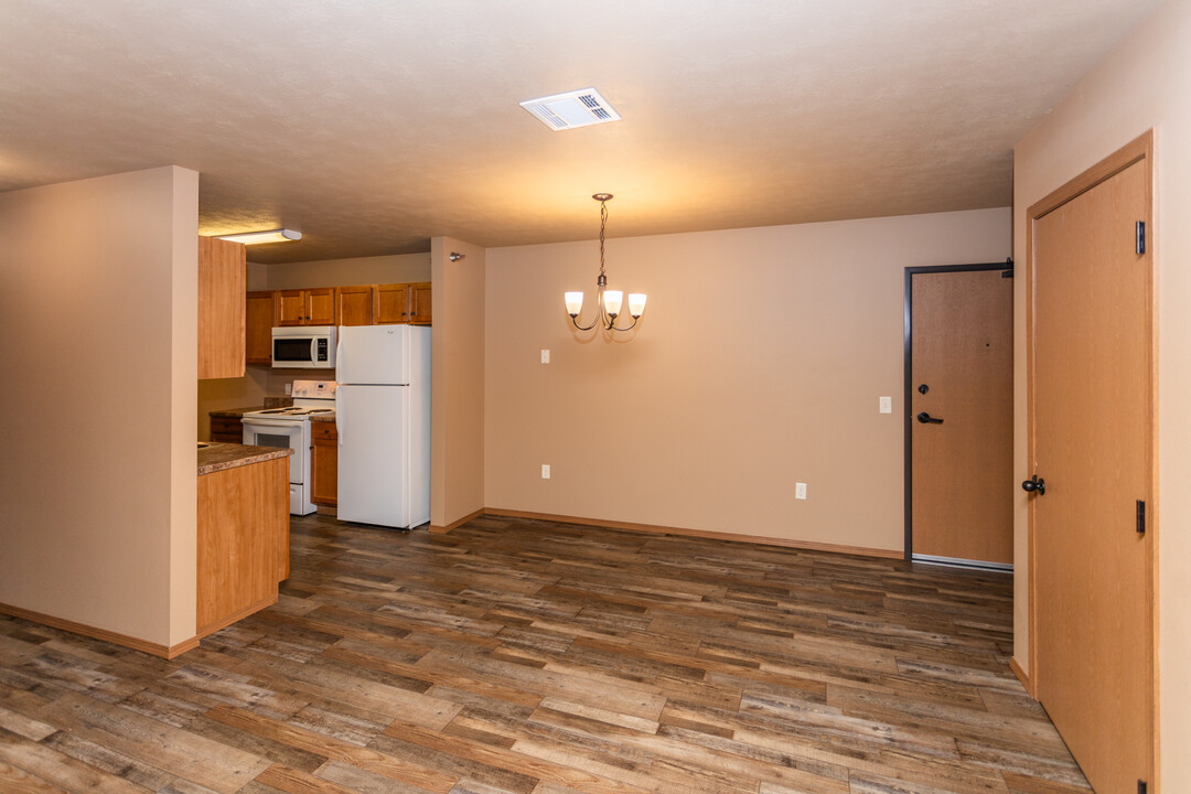 Sunrise Apartments in Sioux Falls, SD - Building Photo