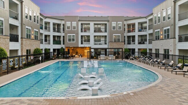 Axis at Watters Creek in Allen, TX - Foto de edificio - Building Photo