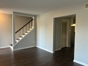 1825 Johnson St in High Point, NC - Foto de edificio - Building Photo