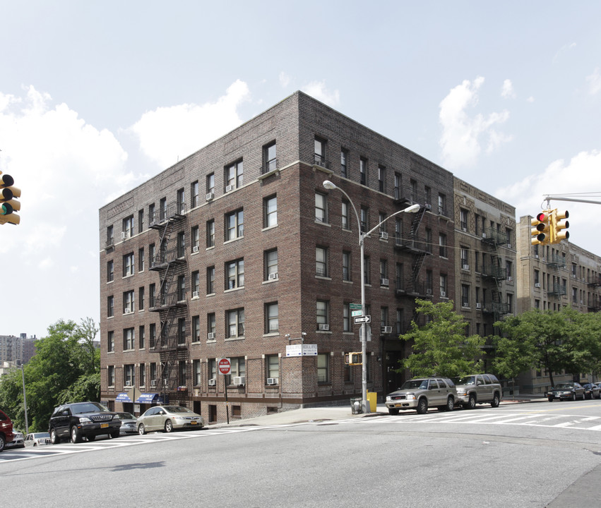 637 W 185th St in New York, NY - Building Photo