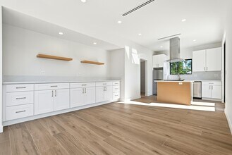 1223 3/4 North Avenue 45 in Los Angeles, CA - Building Photo - Building Photo